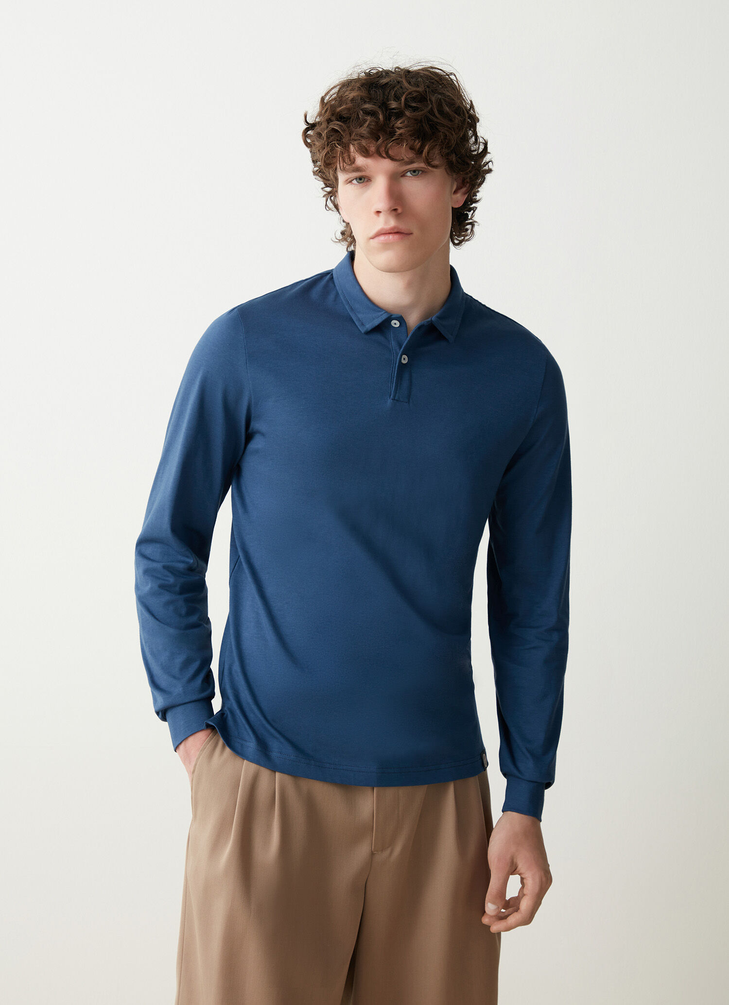 Long-sleeved polo shirt with shirt-style collar