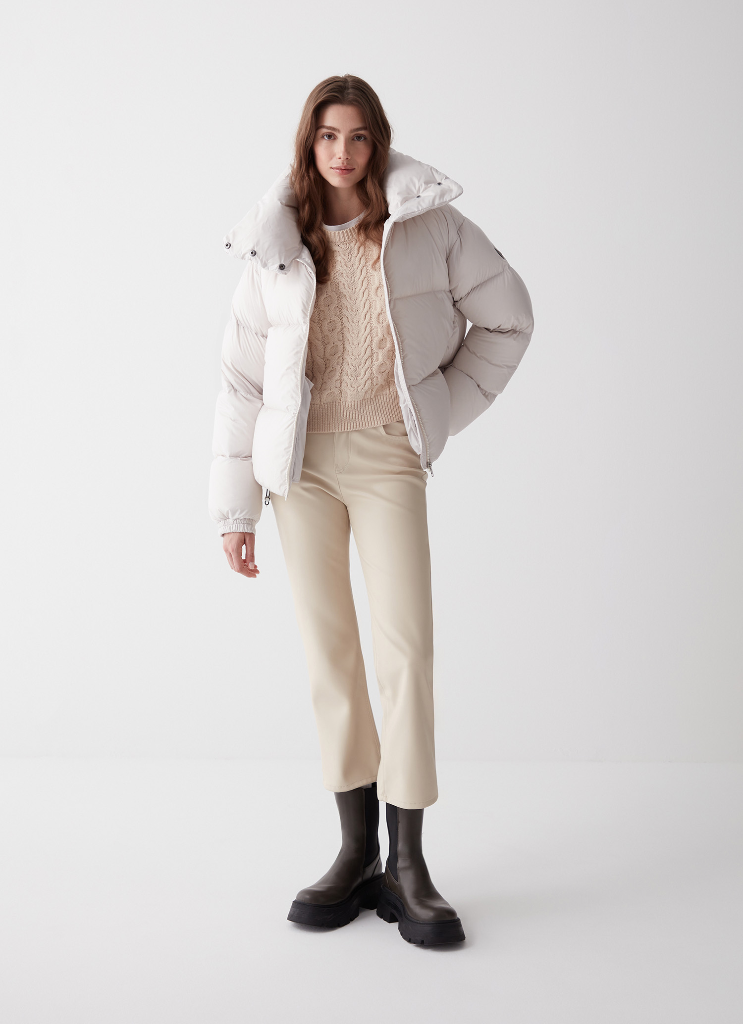Oversize down jacket with drawstring at the bottom